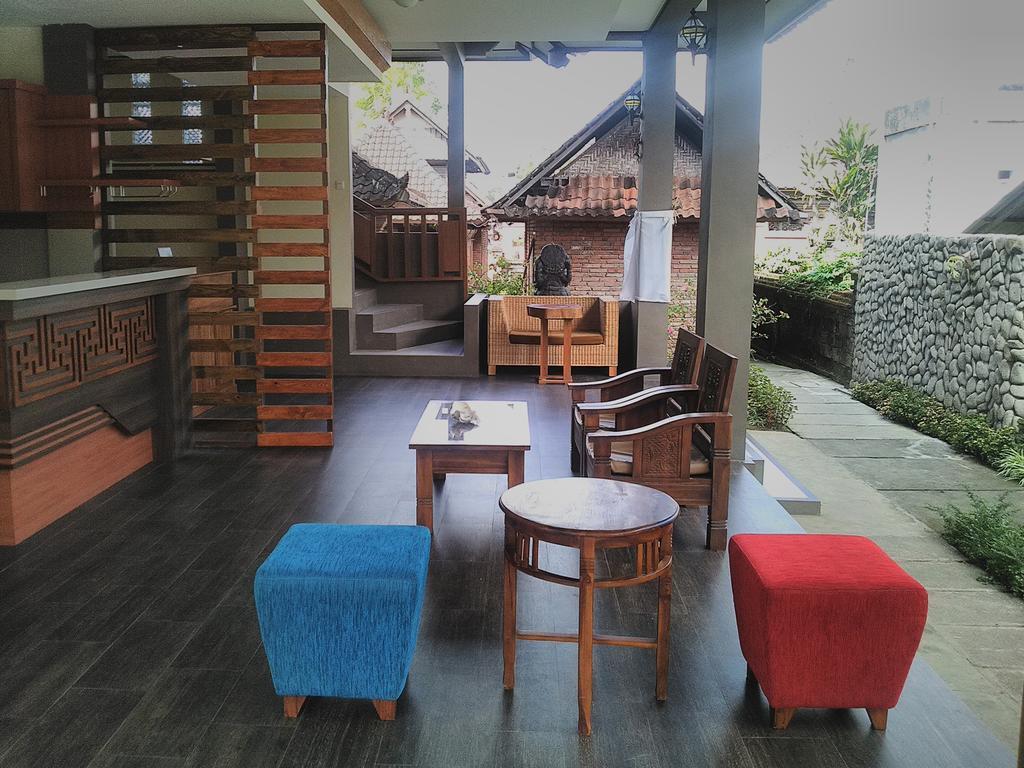 Indraprastha Privatunterkunft *